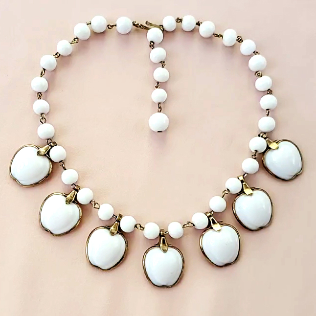 （画像用） ヴィンテージ　トリファリ ガラス製アップル