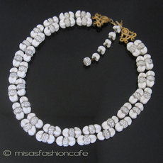 （画像用） Trifari　トリファリ ミルクガラス ネックレス