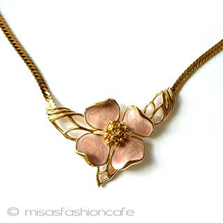 （画像用） Ｔｒｉｆａｒｉ　 トリファリ ハナミズキ　花ネックレス