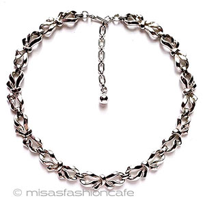 （画像用） Trifari　 トリファリ 銀りぼんネックレス