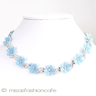 （画像用） ブルーフラワーネックレス