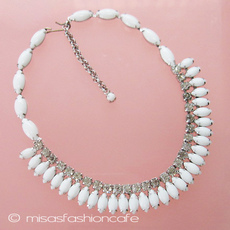 （画像用） ミルクガラス ネックレス