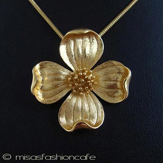 （画像用） Trifari　 トリファリ ハナミズキ・ネックレス