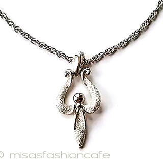 （画像用） ヴィンテージジュエリー トリファリ　ネックレス