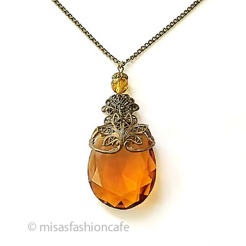 （画像用） アンティークネックレス クリスタル・ガラス