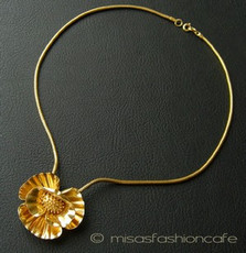 （画像用） Trifari　トリファリ ポピー　ネックレス