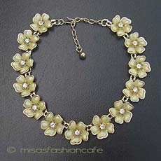 （画像用） レモネード花ネックレス