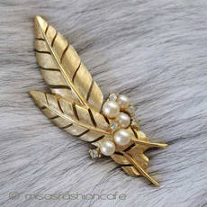 （画像用） クラウントリファリ　 Trifari 羽ブローチ