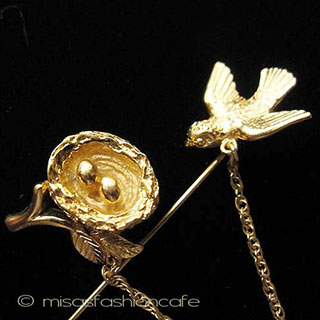 （画像用） ヴィンテージジュエリー トリファリ　鳥ブローチ