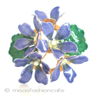 （画像用） ＳＡＮＤＯＲ　ブローチ エナメルすみれの花ブーケ