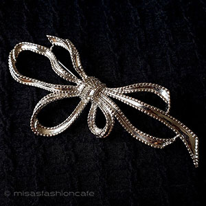 （画像用） Trifari　 トリファリ リボン(大)ブローチ