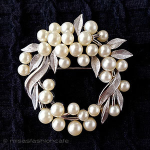 （画像用） Trifari　 トリファリ パール花銀葉リース