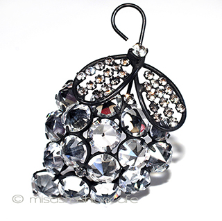 （画像用） クリスタル葡萄ブローチ