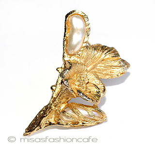 （画像用） Trifari　 トリファリ バロックパールの花