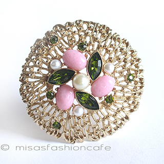 （画像用） サラコベントリー刻印 パールビジューブローチ