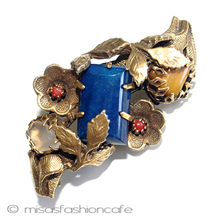 （画像用） アンティークブローチ 天然石＆珊瑚のお花