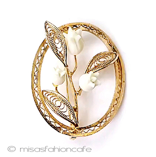 （画像用） アンティークジュエリー アイボリー鈴蘭の花