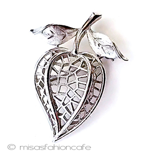 （画像用） ヴィンテージジュエリー Trifari　ほおずきの花