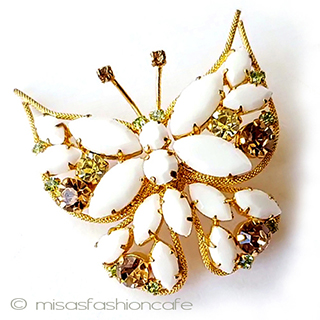 （画像用） ビンテージジュエリー ミルクガラスの蝶