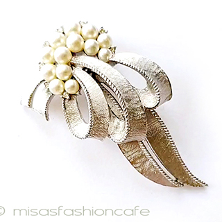 （画像用） ヴィンテージアクセサリー トリファリ　パールりぼん