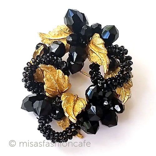 （画像用） DeMario刻印ブローチ クリスタル・リース