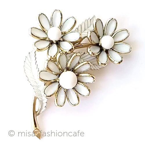 （画像用） Trifari　 トリファリ ガラスのお花ブーケ