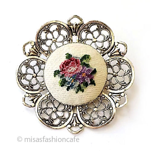 （画像用） ヴィンテージブローチ プチポアン刺繍お花