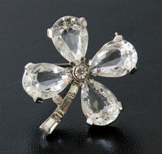 （画像用） クラウンTrifari　ブローチ