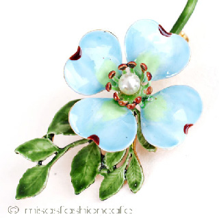 （画像用） Original By Robert　 ハナミズキの花ブローチ