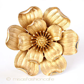 （画像用） Trifari　 トリファリ フラワーブローチ