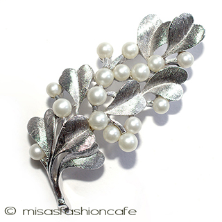 （画像用） Trifari　 トリファリ パール銀葉ブローチ