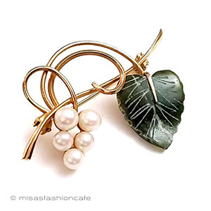 （画像用） アンティークジュエリー 真珠と翡翠の葡萄