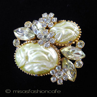 （画像用） バロックパール花ブローチ