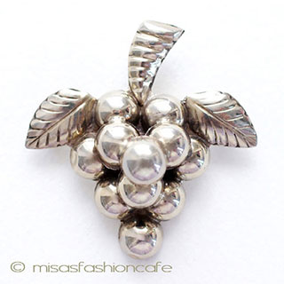 （画像用） スターリングシルバー 銀製　葡萄　ブローチ