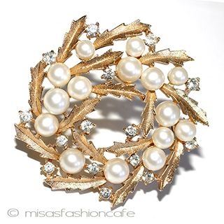 （画像用） Ｔｒｉｆａｒｉ　 トリファリ ヒイラギリース　ブローチ