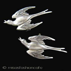 （画像用） スターリング銀製ブローチ Coro　鳥２個セット