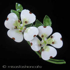 （画像用） Original By Robert ハナミズキ　ブローチ