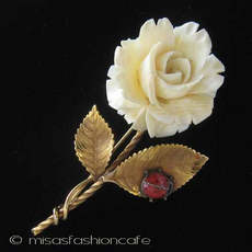 （画像用） 象牙アイボリー 12Kgf 薔薇・てんとう虫ブローチ
