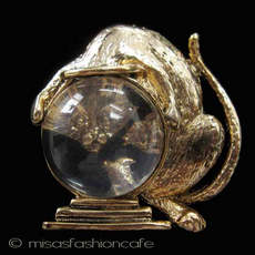 （画像用） 金魚鉢＆猫ねこブローチ