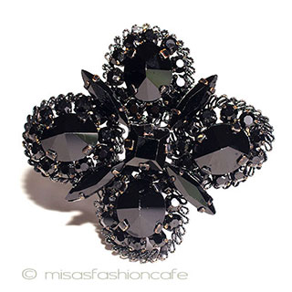 （画像用） Austria　オーストリア製 フレンチジェット　ブローチ