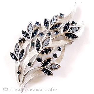 （画像用） Trifari　 トリファリ ブルーブーケブローチ