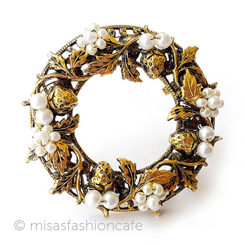 （画像用） パール花＆いちごリース ブローチ兼ペンダント
