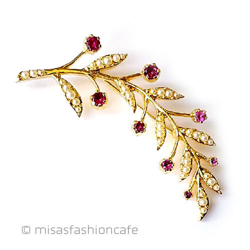 （画像用） パール＆ルビー木の実 ボタニカル　ブローチ