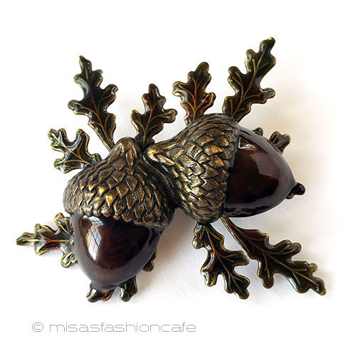 （画像用） ビンテージジュエリー 団栗どんぐりブローチ