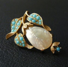 （画像用） クラウンTrifari　 MOパールブローチ