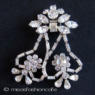 （画像用） Austria　オーストリア製 お花リボン・ブローチ