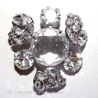 （画像用） Regency　リージェンシー クリスタルの花ブローチ