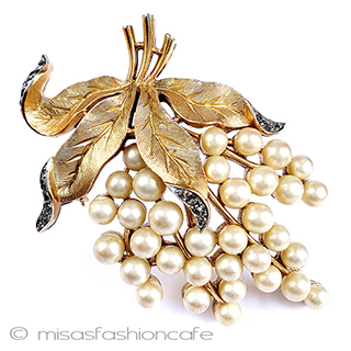 （画像用） Trifari　 トリファリ パールの花ブーケ