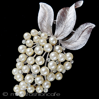 （画像用） Trifari　 トリファリ パール紫陽花ブローチ