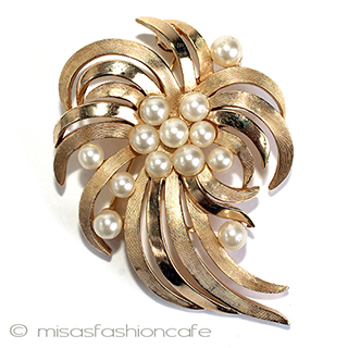 （画像用） Trifari　 トリファリ コサージュ　ブローチ